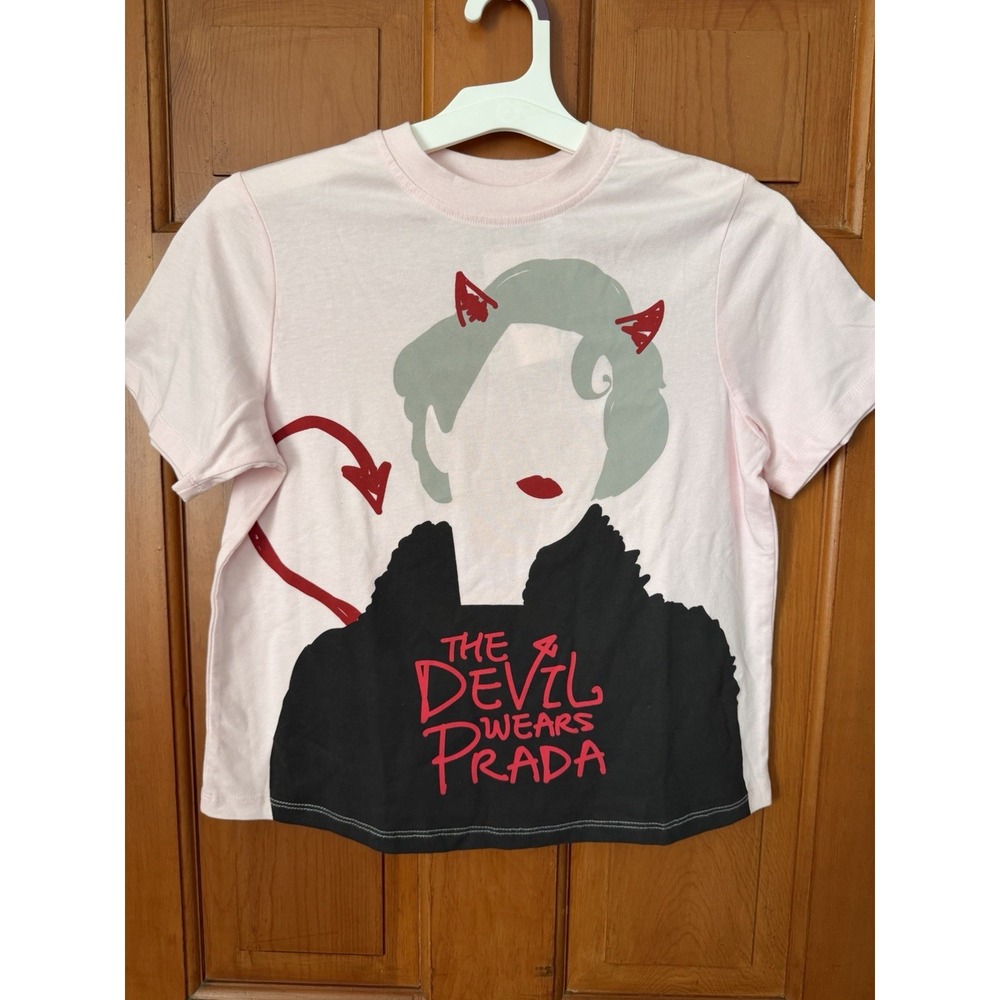 Women's The Devil Wear Prada Pink Short Sleeve Graphic T-Shirt Size XXS NWT